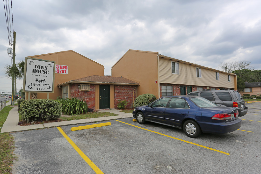 15530 N Nebraska Ave in Lutz, FL - Building Photo