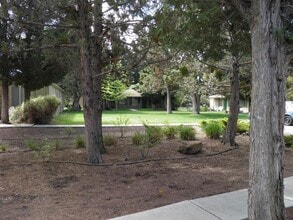 1700 NE Wells Acres Rd in Bend, OR - Building Photo - Building Photo