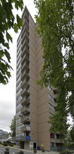 Nelson Towers in Burnaby, BC - Building Photo - Building Photo