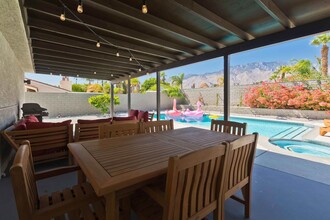 2295 E Acacia Rd N in Palm Springs, CA - Building Photo - Building Photo