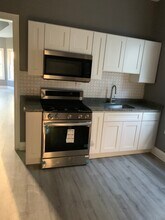 5431 S Wolcott Ave, Unit Wolcott unit 1 in Chicago, IL - Building Photo - Building Photo