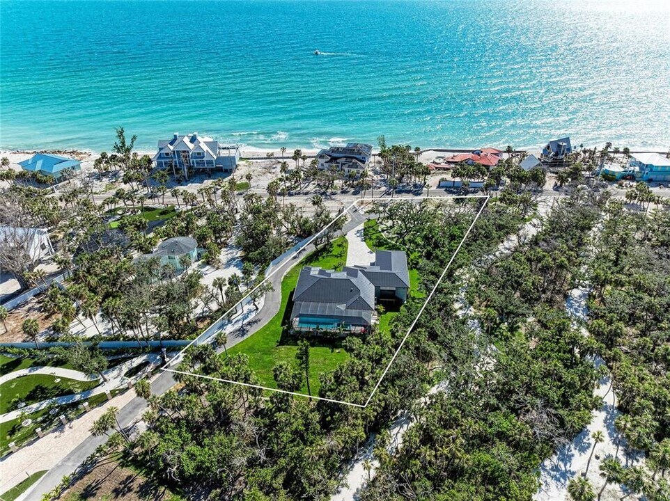 7161 Manasota Key Rd in Englewood, FL - Building Photo