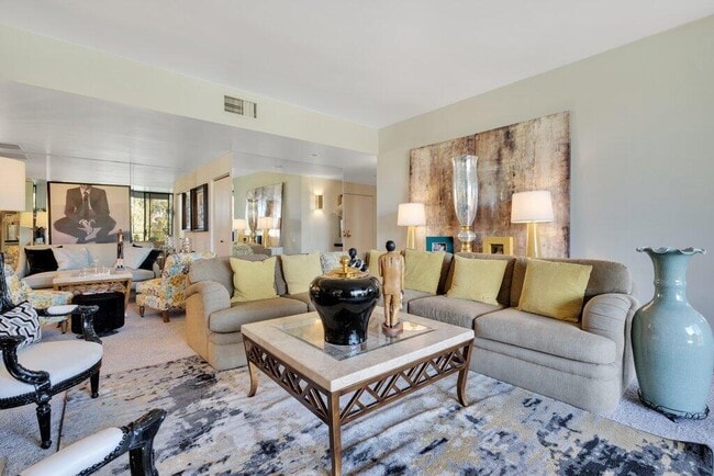 910 Island Dr in Rancho Mirage, CA - Building Photo - Building Photo
