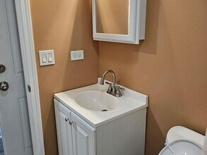 2418 W Fillmore St in Chicago, IL - Building Photo - Building Photo