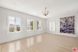 6650 Whitley Terrace in Los Angeles, CA - Building Photo - Building Photo