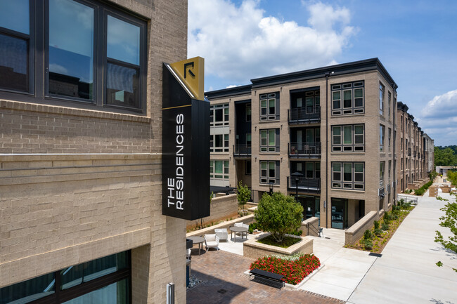 Residences Glenwood Place in Raleigh, NC - Foto de edificio - Building Photo