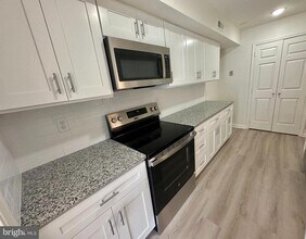 560 Foxwood Ln in Paoli, PA - Building Photo - Building Photo