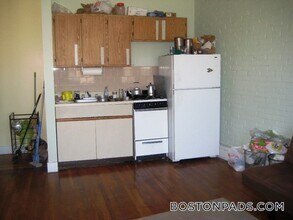 143 Park Dr, Unit 10 in Boston, MA - Building Photo - Building Photo