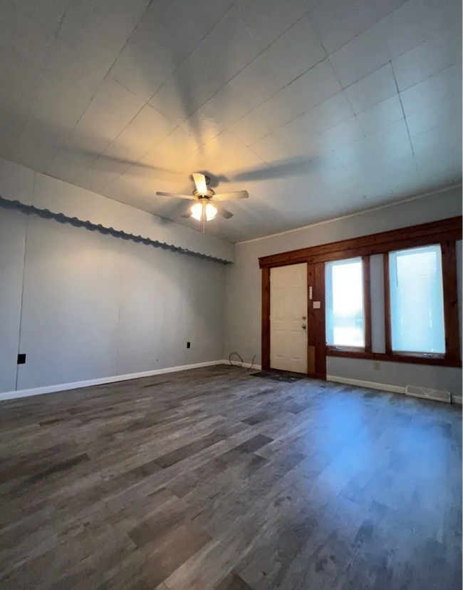 property at 1416-1418 Travis St