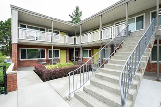 Park Manor Apartments in Tacoma, WA - Building Photo - Building Photo