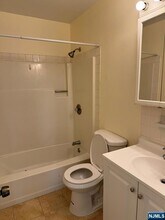 242 Washington Ave, Unit D in Nutley, NJ - Building Photo - Building Photo