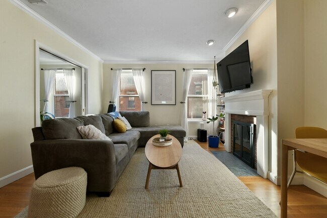 6 Grove St, Unit 3 in Boston, MA - Building Photo - Building Photo