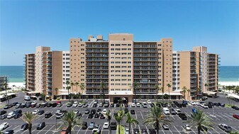 880 Mandalay Ave in Clearwater, FL - Building Photo