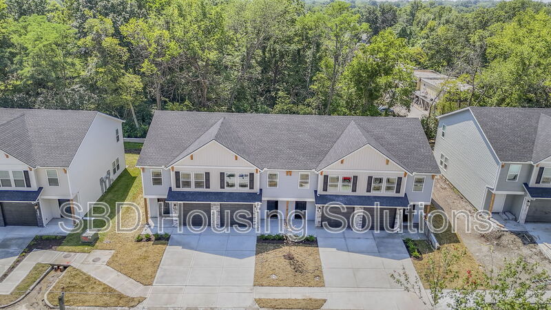 9047 E 85th Pl in Raytown, MO - Building Photo