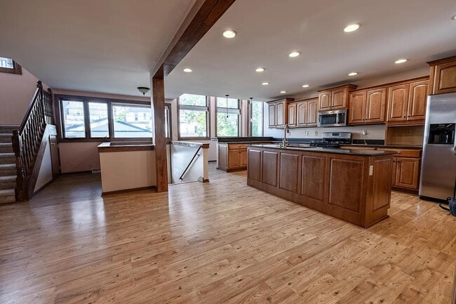 property at 2028 N Cambridge Ave