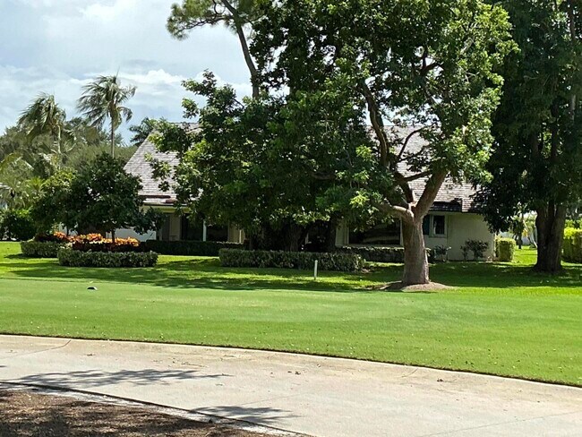 4559 S Lake Dr in Boynton Beach, FL - Building Photo - Building Photo