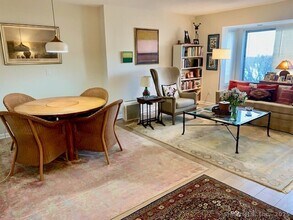 350 Grovers Ave in Bridgeport, CT - Building Photo - Building Photo