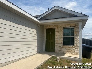 7002 Cozy Trail in San Antonio, TX - Foto de edificio - Building Photo