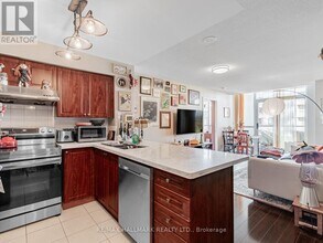 18 Spring Garden Ave in Toronto, ON - Building Photo - Building Photo