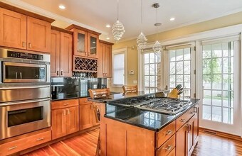 166 Huntington St in New Haven, CT - Foto de edificio - Building Photo