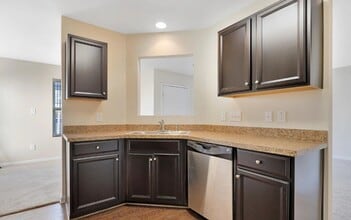1732 Great Bend Dr in Durham, NC - Foto de edificio - Building Photo