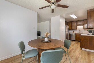 15706 Ash Way in Lynnwood, WA - Building Photo - Building Photo