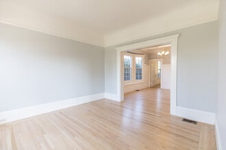 632 N Claremont St, Unit A in San Mateo, CA - Foto de edificio - Building Photo