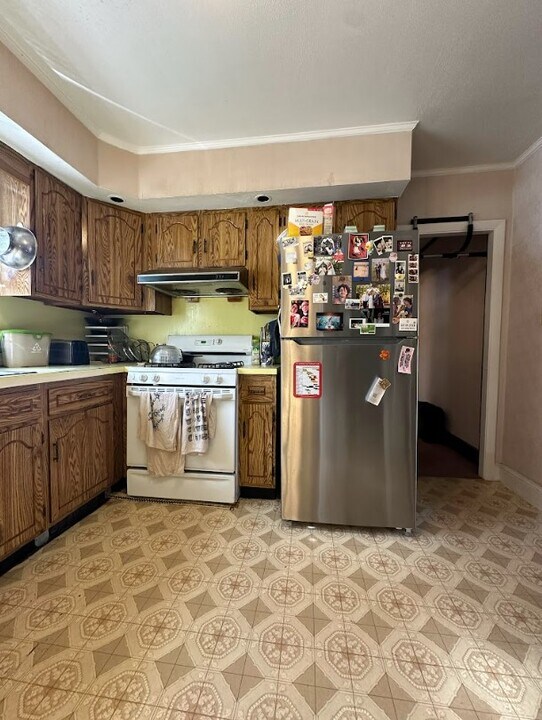203 Everett St, Unit #1 in Boston, MA - Building Photo