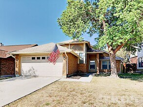 7947 Flower Trail in San Antonio, TX - Foto de edificio - Building Photo