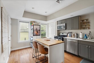 198 Princeton St, Unit #2 in Boston, MA - Building Photo - Building Photo