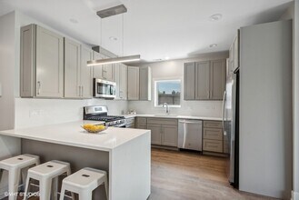 4824 S Champlain Ave in Chicago, IL - Building Photo - Building Photo