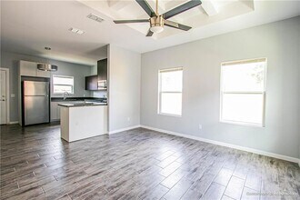 3907 Valeria St in Edinburg, TX - Building Photo - Building Photo