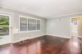 5930 Harrison St in Kansas City, MO - Building Photo - Building Photo