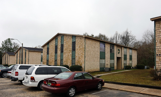 Dandale Apartments in Mobile, AL - Building Photo - Building Photo