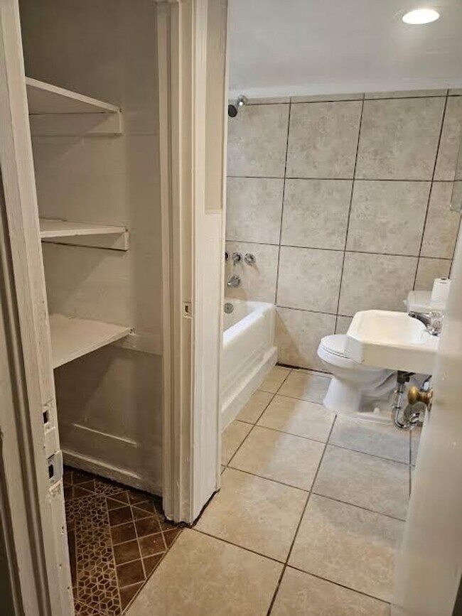 2325 Laurie St-Unit -2325-A Laurie in Cayce, SC - Building Photo - Building Photo