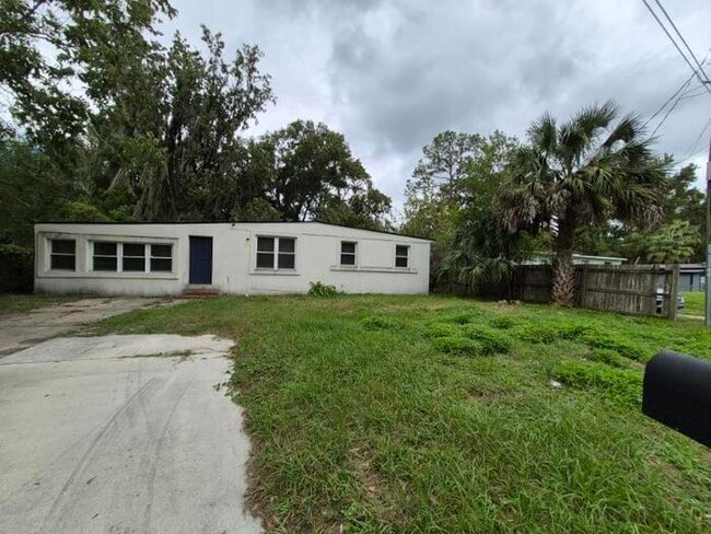 property at 6728 Helston Ct