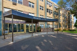 BLVD 100 in St. Louis Park, MN - Foto de edificio - Interior Photo