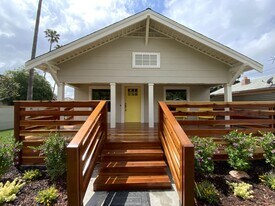 1515-1517 Myra Ave in Los Angeles, CA - Building Photo