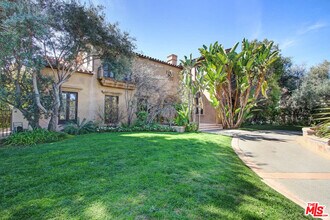 725 Foothill Rd in Beverly Hills, CA - Building Photo - Building Photo