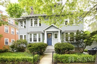 18 Channing St, Unit #1 in Cambridge, MA - Foto de edificio - Building Photo