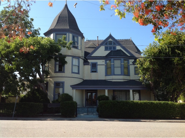 Golden Gate Villa in Santa Cruz, CA - Building Photo