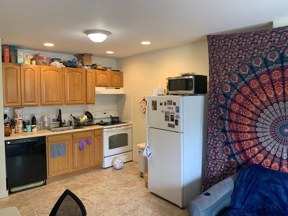 101 Hammond St in Boston, MA - Building Photo
