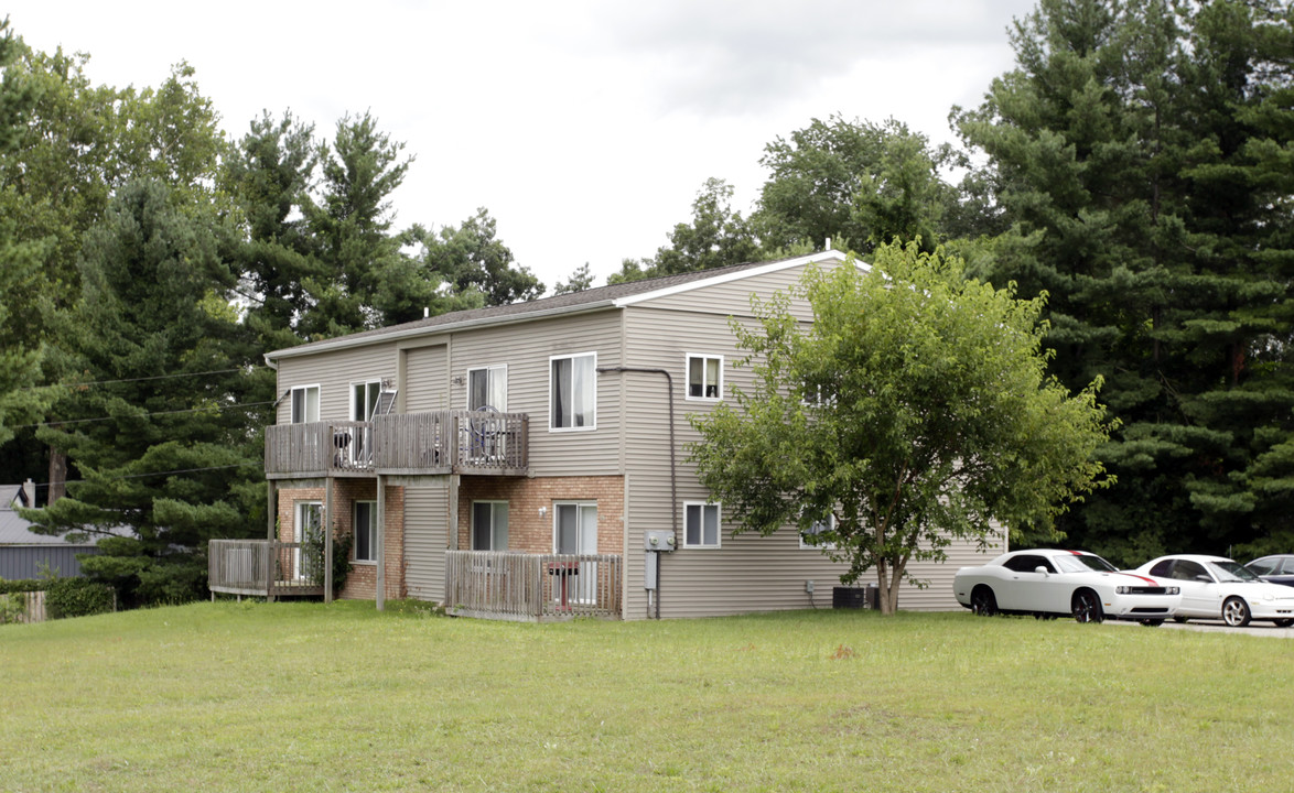 Autumn Hills Apartments in Dowagiac, MI - Building Photo