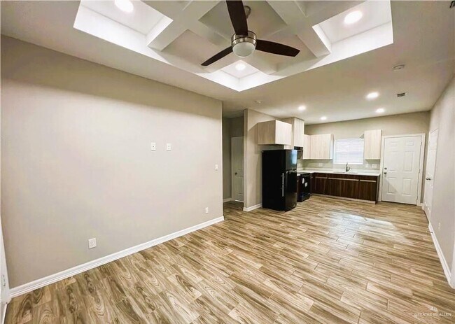 905 W Kohala Ave-Unit -2 in Alton, TX - Building Photo - Building Photo
