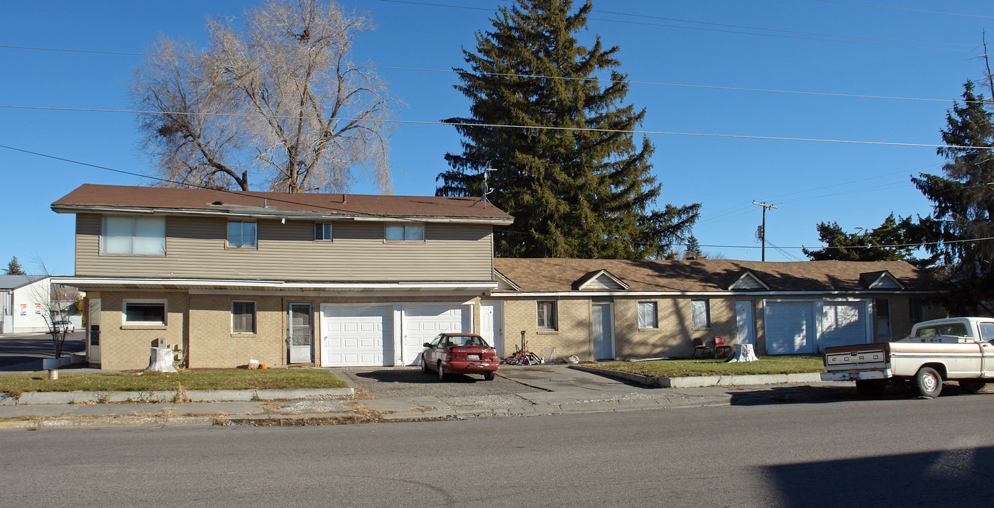 220 Gladstone St in Idaho Falls, ID - Building Photo