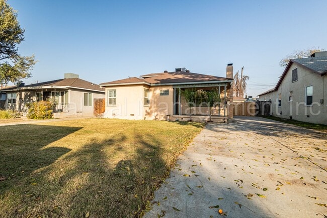 1004 El Rancho Dr in Bakersfield, CA - Building Photo - Building Photo