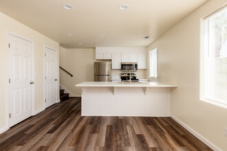 419 Kaweah st in Hanford, CA - Building Photo - Interior Photo