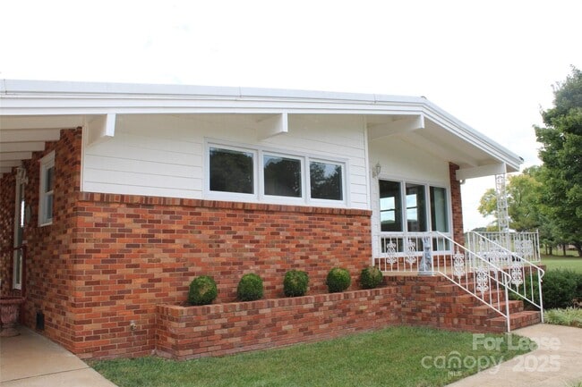 4241 Burton Ln in Denver, NC - Building Photo - Building Photo