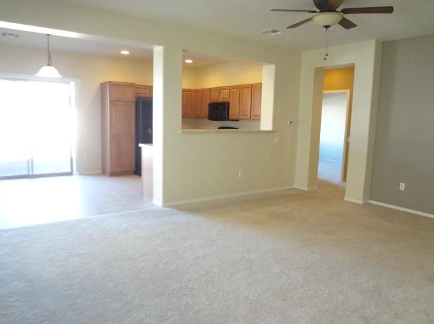 21142 E Frontier Rd in Red Rock, AZ - Foto de edificio - Building Photo