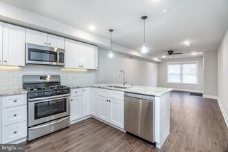 2141 Christian St in Philadelphia, PA - Building Photo - Building Photo